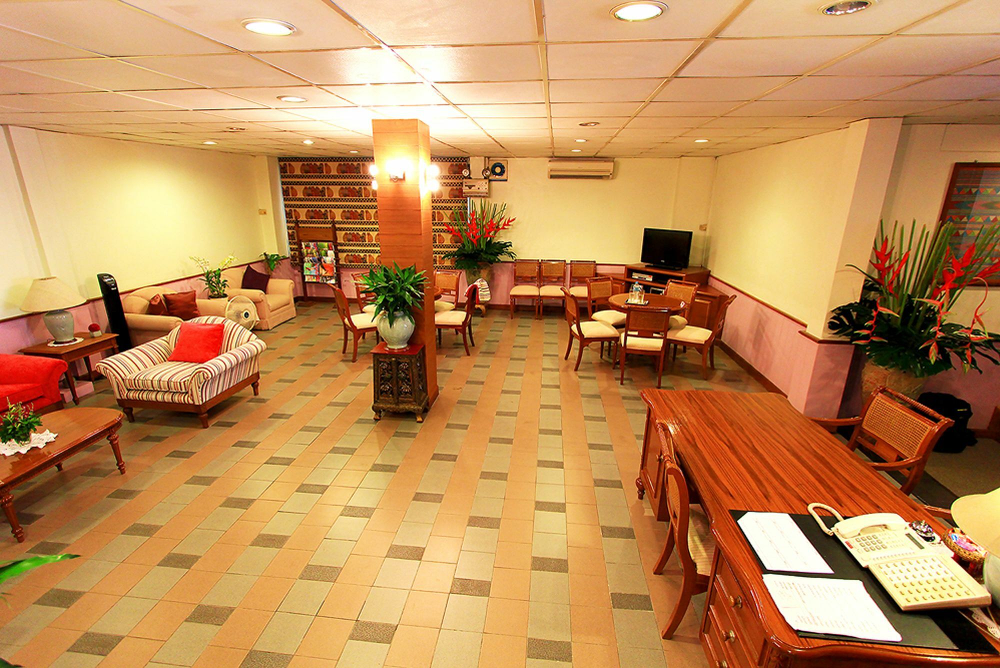 Travel Lodge Surawong (Adults Only) Bangkok Exterior foto