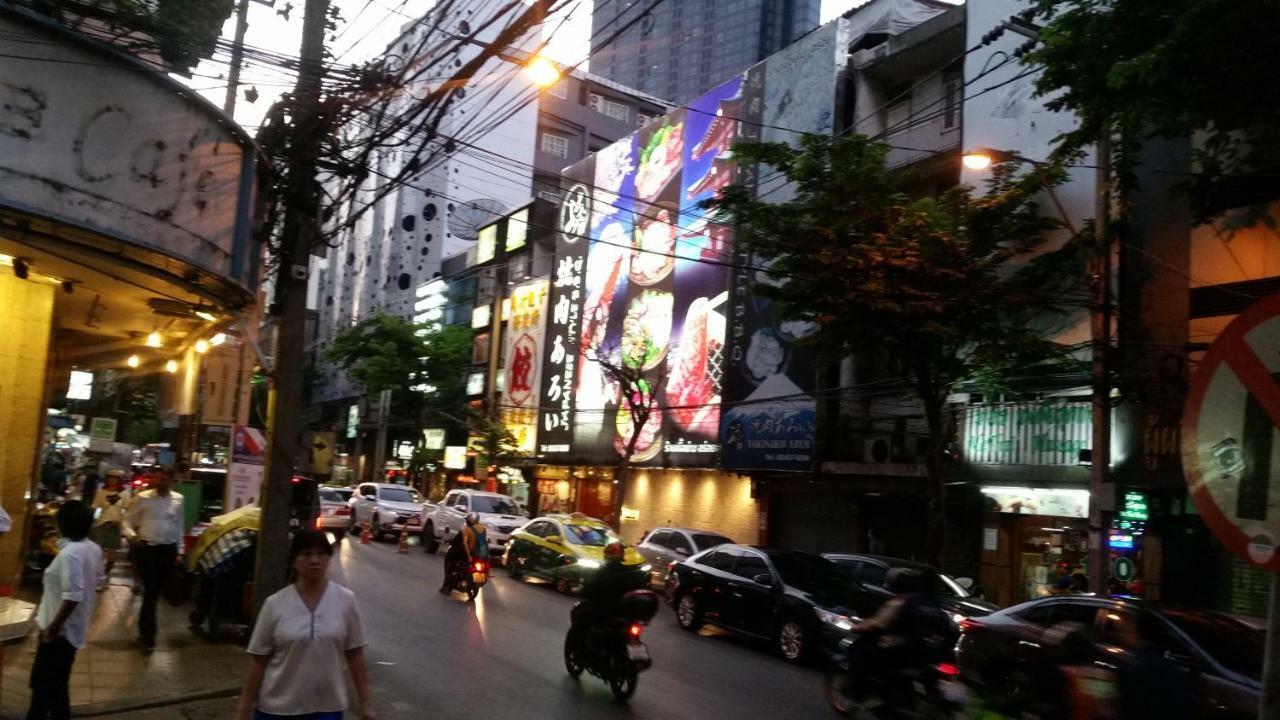 Travel Lodge Surawong (Adults Only) Bangkok Exterior foto